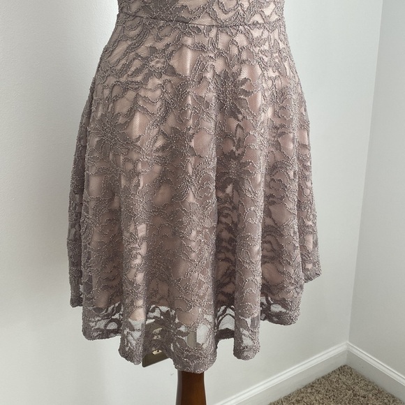 Emerald Sundae Shimmering Lace Glitter Party Dress Size Medium - Picture 4 of 11